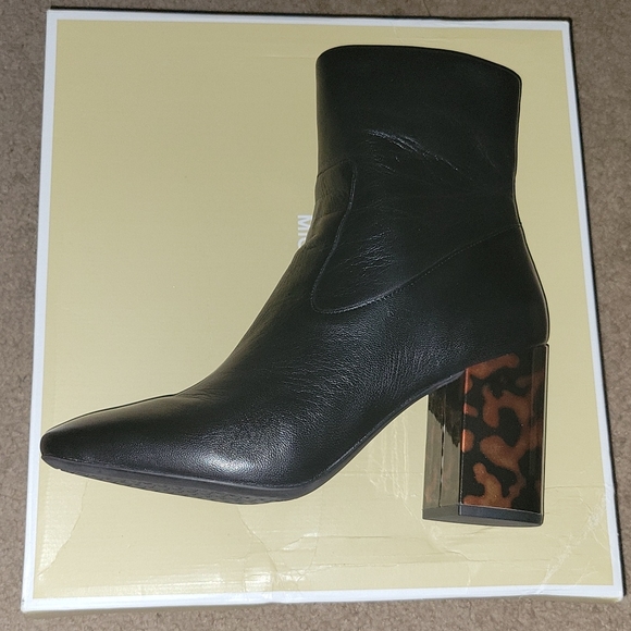Heeled booties - Picture 2 of 4